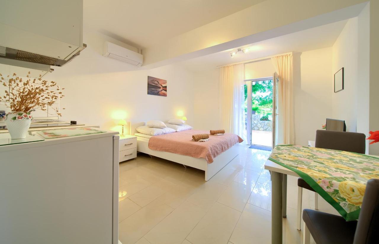 Apartmani Mara Matic Malinska Extérieur photo