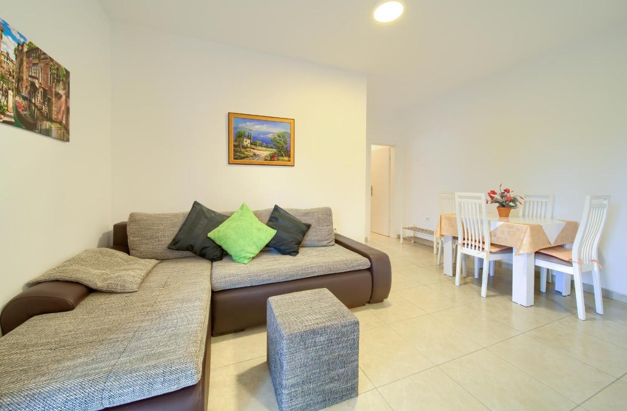 Apartmani Mara Matic Malinska Extérieur photo