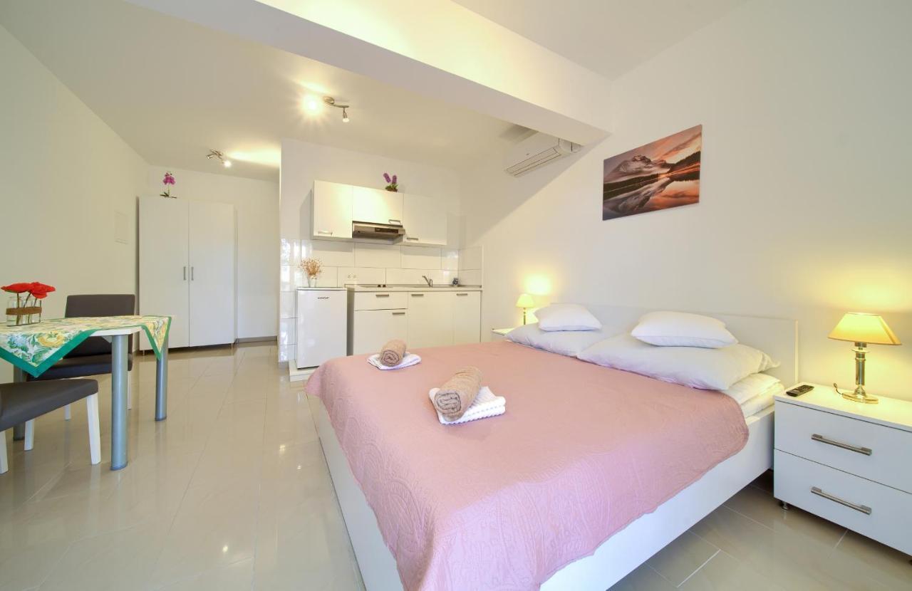 Apartmani Mara Matic Malinska Extérieur photo